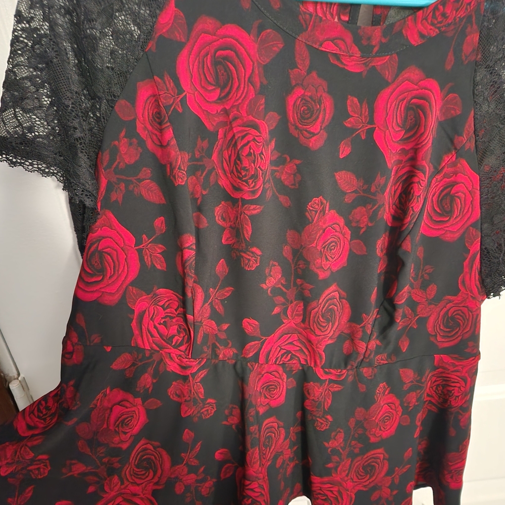 Torrid Red and Black Floral Lace Top